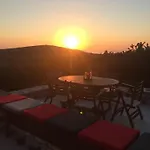Сasa de vacaciones Charming House With Sea View In Chrousa, Fenced Garden